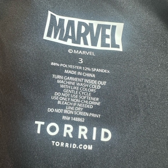 NWT Torrid Spiderman Marvel black T-shirt with gold size 3-3X-22/24 - Picture 9 of 11